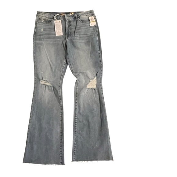 3/$30 🍂 Seven7 Felicity High Rise Slim Light Blue Flared Jeans - Picture 1 of 11